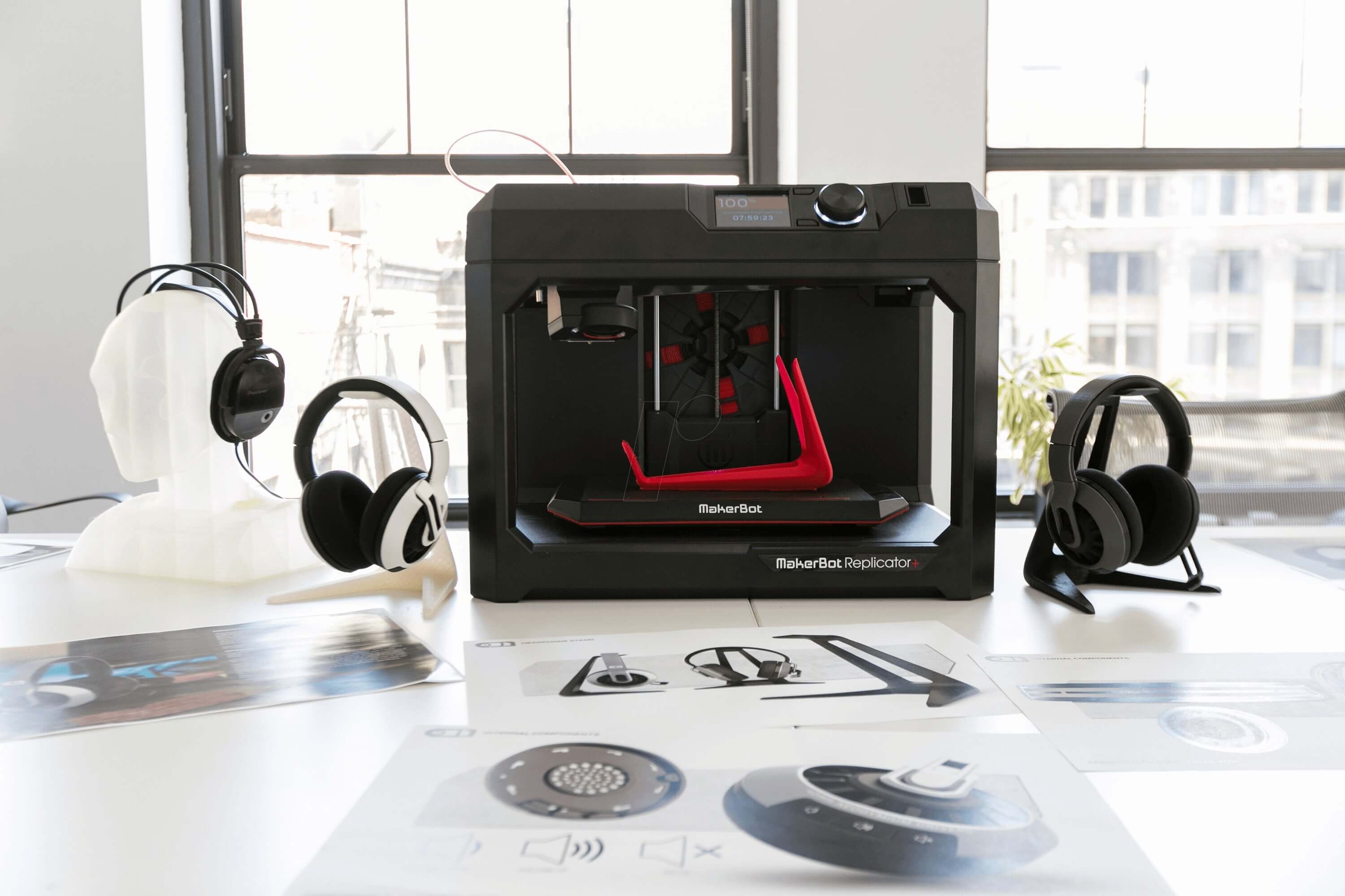 MAKERBOT_REPLICATOR-PLUS_07